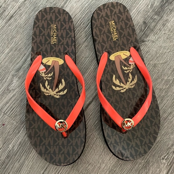 Michael KORS size 10 NEW🙌 Excellent Condition REDUCED $40 obo - Picture 3 of 5